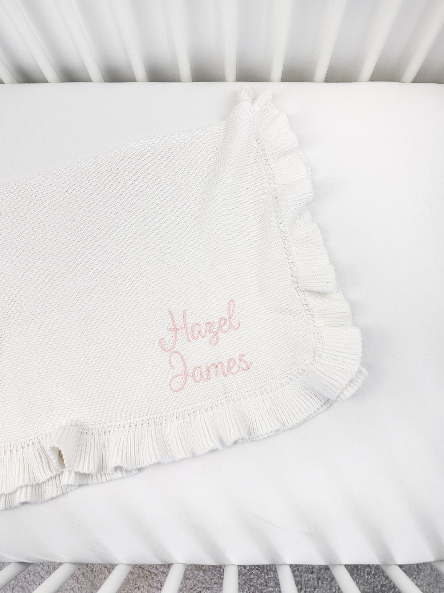 RUFFLE KNIT BLANKET - WHITE